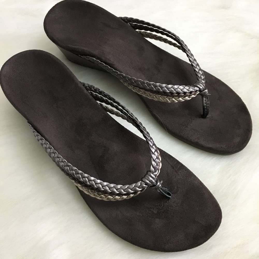 Vionic triple straps wedge
